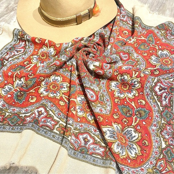 Wool blend vintage floral scarf/wrap w farmhouse folk country vibe - Picture 15 of 15